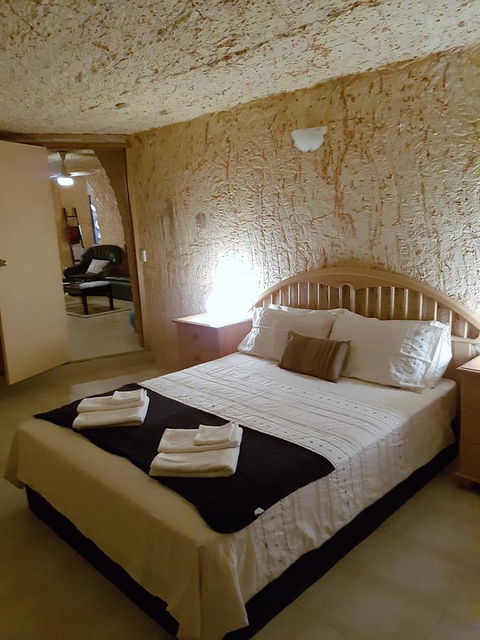 Underground Gem - Hervey Bay Accommodation 2