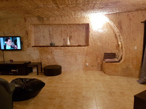Underground Gem - Hervey Bay Accommodation 7