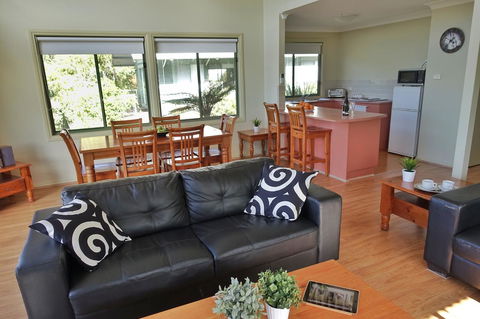 SkyView Villa - Tourism Hervey Bay 7