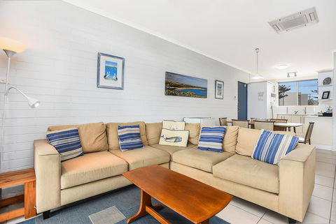 The Dolphins Beachfront Apartments - Tourism Hervey Bay 11