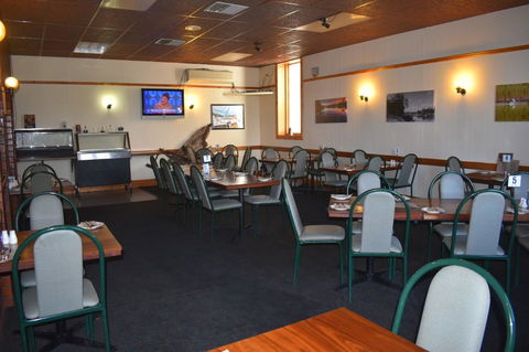 Commercial Hotel Morgan - Hervey Bay Accommodation 7