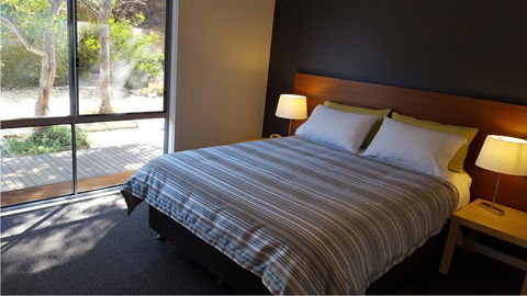 Coorong Waterfront Retreat - Tourism Hervey Bay 2