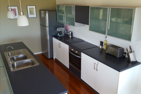 Coorong Waterfront Retreat - Tourism Hervey Bay 9
