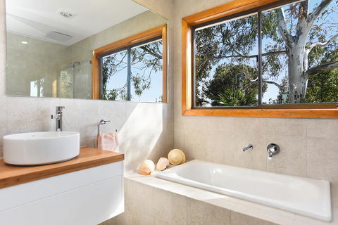 Port Of Call - Port Willunga - C21 SouthCoast Holidays - Tourism Hervey Bay 8