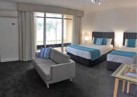 Ensenada Motor Inn And Suites - Tourism Hervey Bay 2