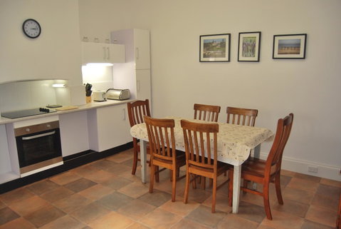 Jacaranda Cottage - Tourism Hervey Bay 9