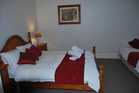 Jacaranda Cottage - Tourism Hervey Bay 10