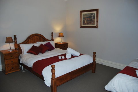 Jacaranda Cottage - Tourism Hervey Bay 7