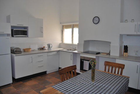 Jacaranda Cottage - Tourism Hervey Bay 8
