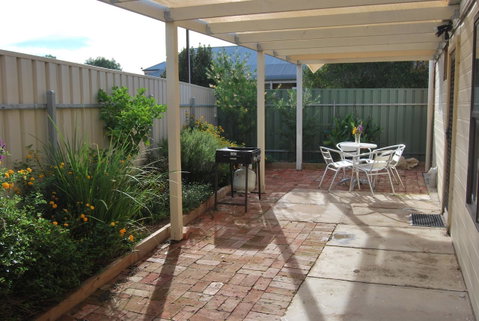 Jacaranda Cottage - Tourism Hervey Bay 5