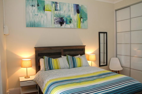 Smugglers Inn Studio Apartments - Hervey Bay Accommodation 12