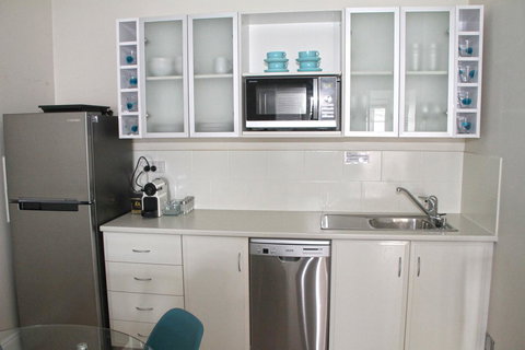Smugglers Inn Studio Apartments - Hervey Bay Accommodation 8