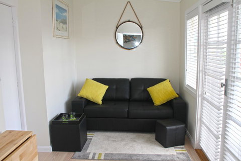 Smugglers Inn Studio Apartments - Hervey Bay Accommodation 11