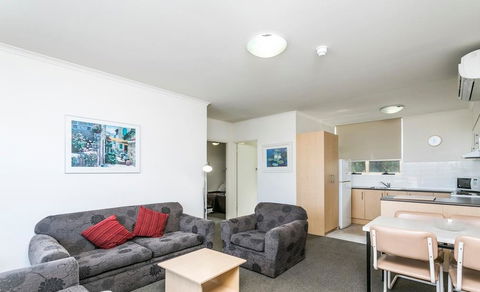 Glenelg Holiday Apartments - Corfu - Hervey Bay Accommodation 3