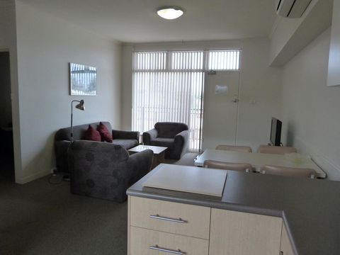 Glenelg Holiday Apartments - Corfu - Hervey Bay Accommodation 10
