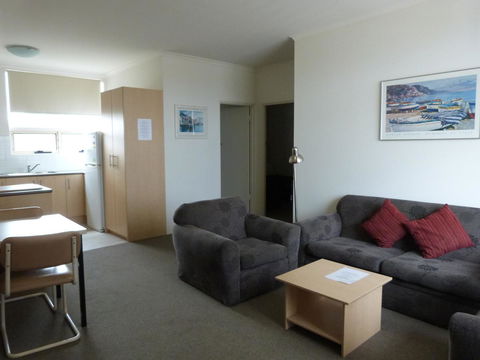 Glenelg Holiday Apartments - Corfu - Hervey Bay Accommodation 5