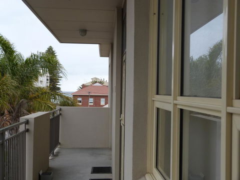 Glenelg Holiday Apartments - Corfu - Hervey Bay Accommodation 2