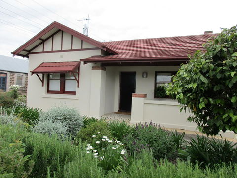 Mataro Cottage - Hervey Bay Accommodation 0