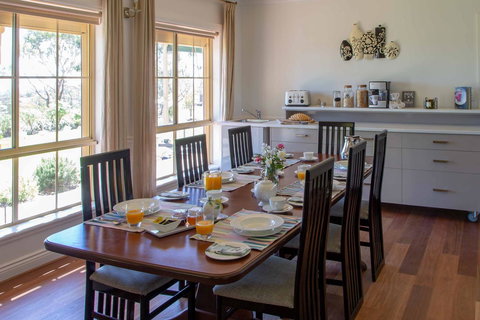 Angaston House - Tourism Hervey Bay 11