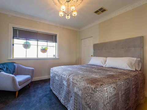 Angaston House - Tourism Hervey Bay 22