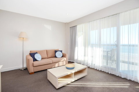 Pier Luxury Apartments - Hervey Bay Accommodation 12