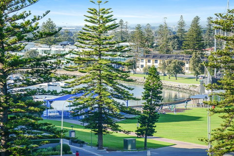 Pier Luxury Apartments - Hervey Bay Accommodation 34