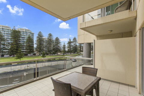 Pier Luxury Apartments - Hervey Bay Accommodation 5