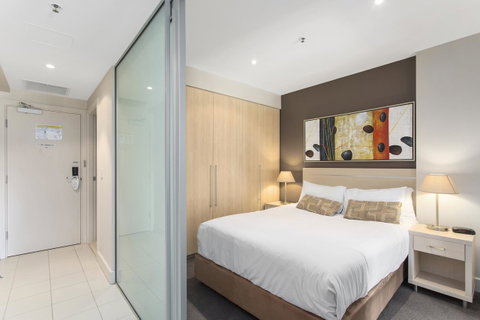 Pier Luxury Apartments - Hervey Bay Accommodation 9