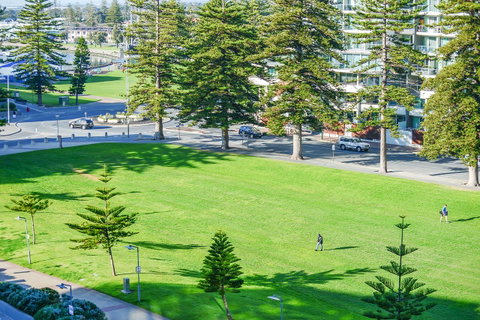 Pier Luxury Apartments - Hervey Bay Accommodation 32