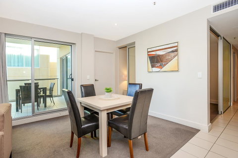 Pier Luxury Apartments - Hervey Bay Accommodation 23