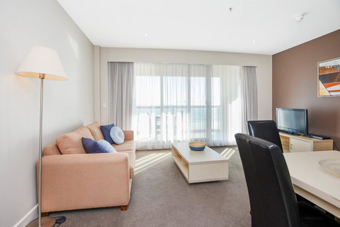 Pier Luxury Apartments - Hervey Bay Accommodation 13