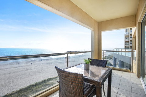 Pier Luxury Apartments - Hervey Bay Accommodation 7
