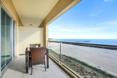 Pier Luxury Apartments - Hervey Bay Accommodation 2