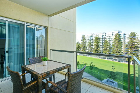 Pier Luxury Apartments - Hervey Bay Accommodation 26