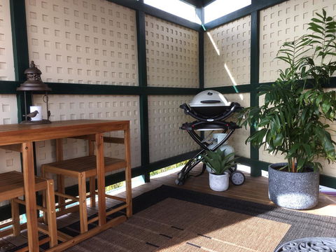 Wine And Roses Bed And Breakfast - Tourism Hervey Bay 37