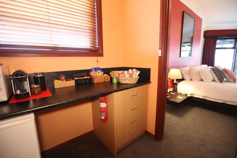 Wine And Roses Bed And Breakfast - Tourism Hervey Bay 32