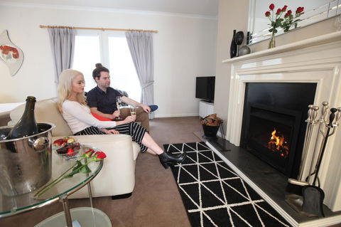 Wine And Roses Bed And Breakfast - Tourism Hervey Bay 8