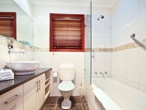 Wine And Roses Bed And Breakfast - Tourism Hervey Bay 1