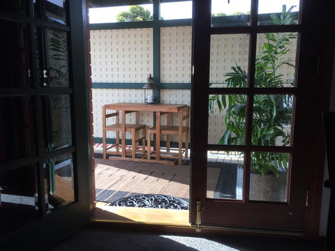 Wine And Roses Bed And Breakfast - Tourism Hervey Bay 34