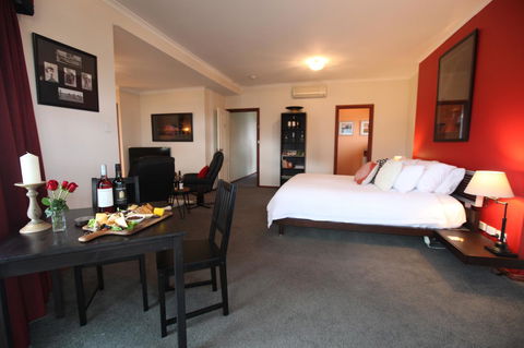 Wine And Roses Bed And Breakfast - Tourism Hervey Bay 31