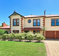Wine and Roses Bed and Breakfast - Tourism Hervey Bay