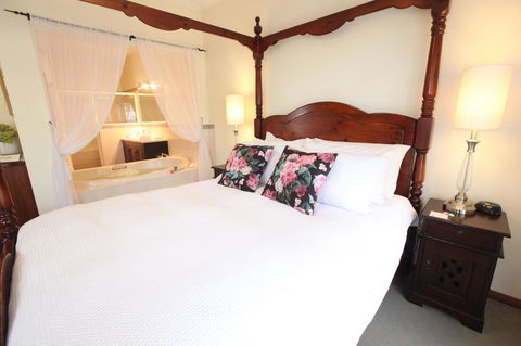 Wine And Roses Bed And Breakfast - Tourism Hervey Bay 17