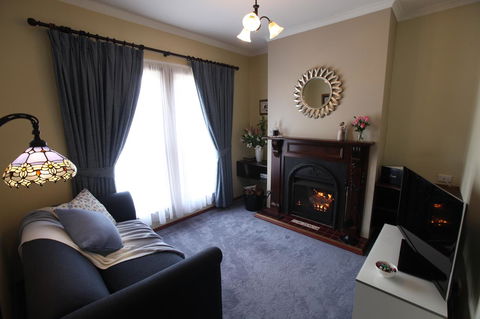 Wine And Roses Bed And Breakfast - Tourism Hervey Bay 21