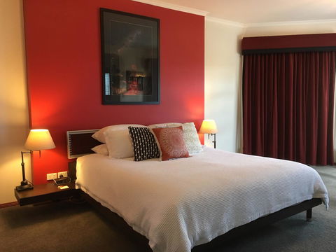 Wine And Roses Bed And Breakfast - Tourism Hervey Bay 28