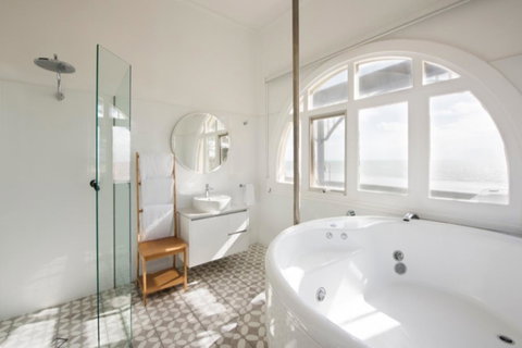 Seawall Apartments - Hervey Bay Accommodation 10