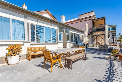 Seawall Apartments - Hervey Bay Accommodation 3