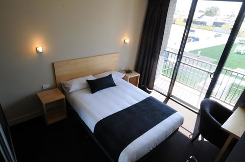 Mansfield Park Hotel - Tourism Hervey Bay 12