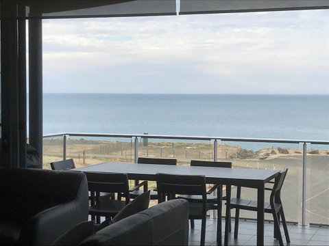 Penneshaw Oceanview Apartments - Hervey Bay Accommodation 2