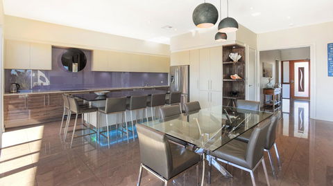 Lavina Luxury Beach House - Hervey Bay Accommodation 38