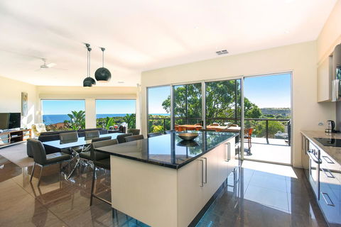 Lavina Luxury Beach House - Hervey Bay Accommodation 8